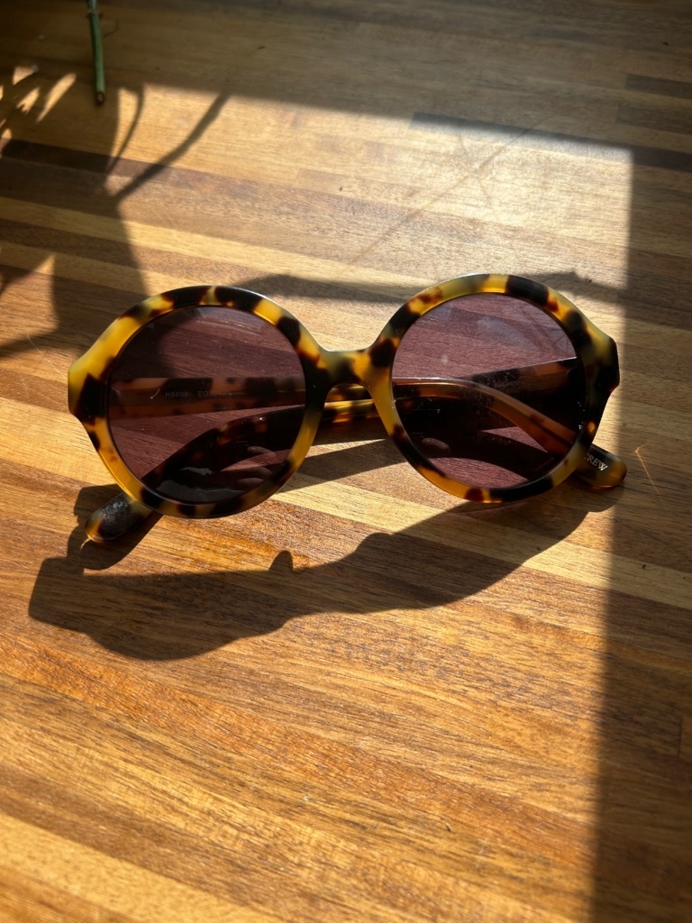 FREE Round Tortoiseshell Sunglasses - Brown Lenses